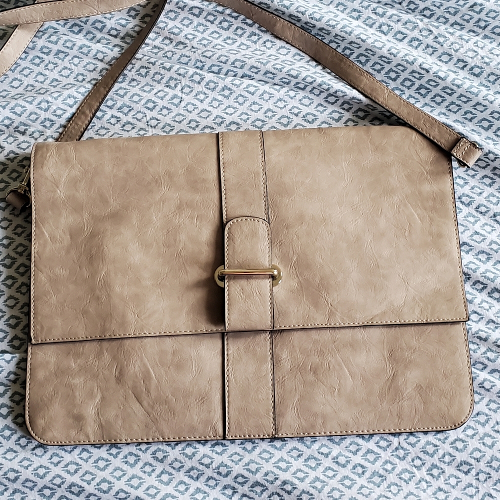 NWOT Express Cream Envelope Crossbody/ Clutch